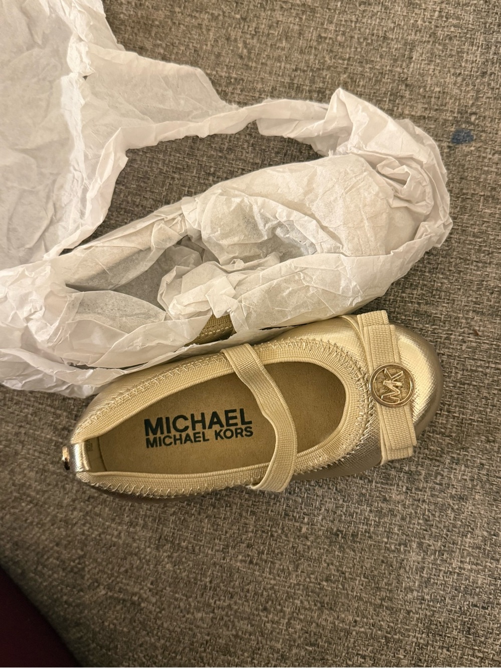Michael Kors Toddler baby Girl’s Gold Mary Jane Ballet Style Shoes Size 5 - Picture 2 of 7